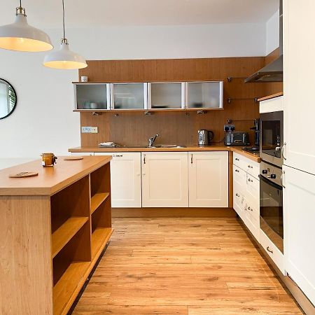 Lovely Two Bed Apartment In Finnieston กลาสโกว์ ภายนอก รูปภาพ
